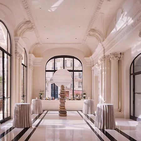 The Peninsula 5* Parigi