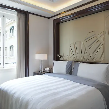 The Peninsula Parigi
